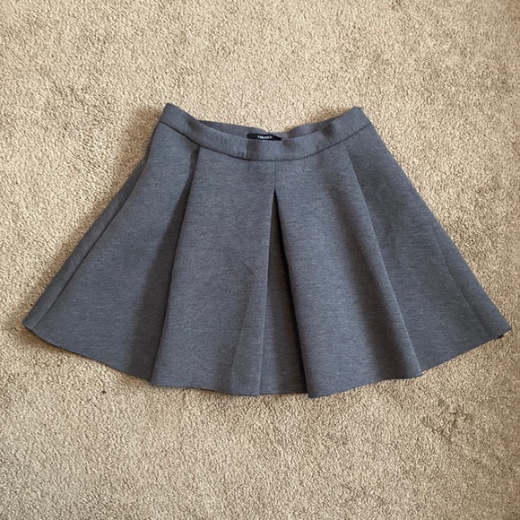 Forever 21 plain grey flare pleated skirt, medium - Picture 1 of 15